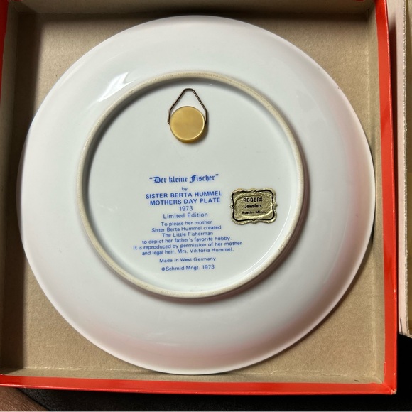 Vintage Sister Berta Hummel Mother's Day 1973 Limited Edition Ceramic Plate - Picture 2 of 5